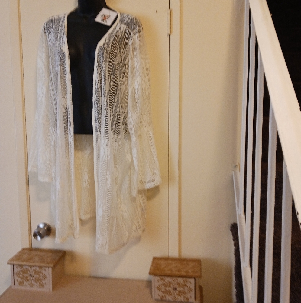 North style lace cover top blouse long sz.3X cream color elegant nwt